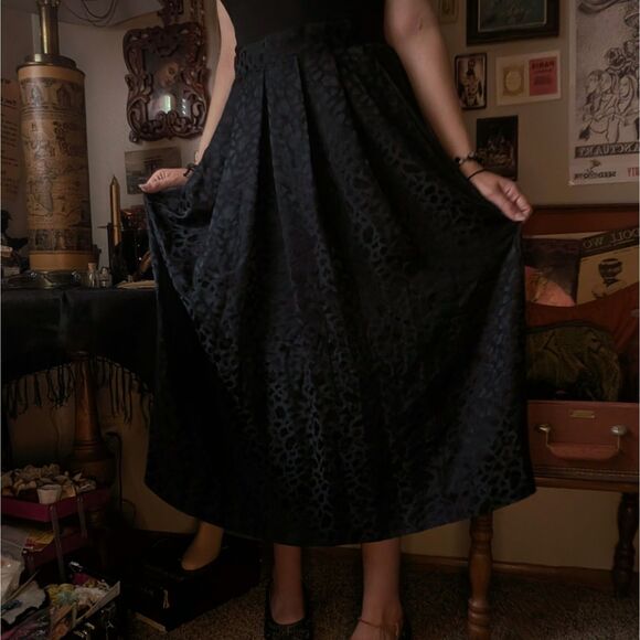 Animal Print Silk Midi/Maxi Skirt Women's Small Black Shiny Doncaster Y2K - Picture 1 of 7
